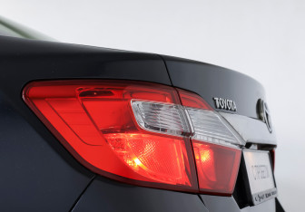 Подержанный автомобиль Toyota Camry Sedan 2013 года (20 фото)