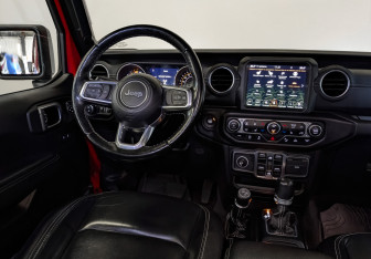Подержанный автомобиль Jeep Wrangler 2021 года (21 фото)