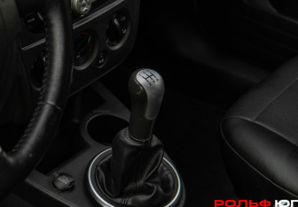 Подержанный автомобиль Ford Fusion 2008 года (13 фото)