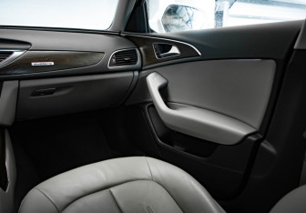 Подержанный автомобиль Audi A6 Wagon 2016 года (26 фото)