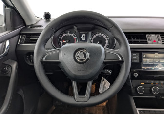 Подержанный автомобиль Skoda Octavia Liftback 2019 года (22 фото)