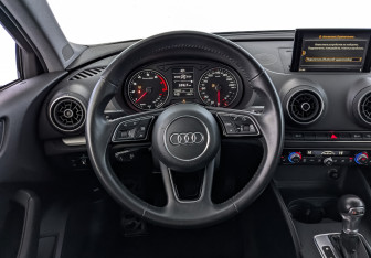 Подержанный автомобиль Audi A3 Sedan 2019 года (22 фото)