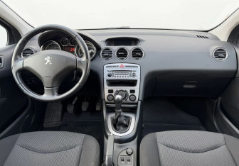 Подержанный автомобиль Peugeot 408 2013 года (9 фото)