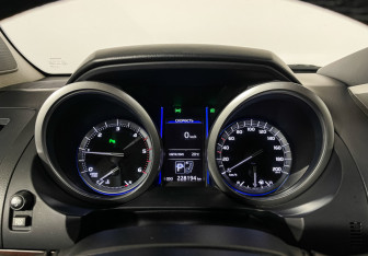 Подержанный автомобиль Toyota Land Cruiser Prado 2017 года (11 фото)