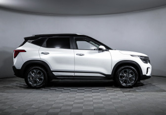 Подержанный автомобиль Kia Seltos 2024 года (4 фото)