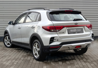 Подержанный автомобиль Kia Rio Hatchback 2021 года (7 фото)