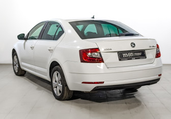 Подержанный автомобиль Skoda Octavia Liftback 2020 года (7 фото)