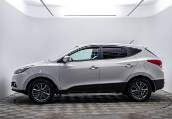 Подержанный автомобиль Hyundai ix35 2014 года (8 фото)
