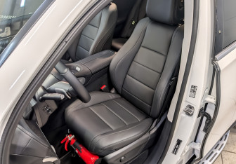 Подержанный автомобиль Mercedes-Benz GLE 2025 года (20 фото)