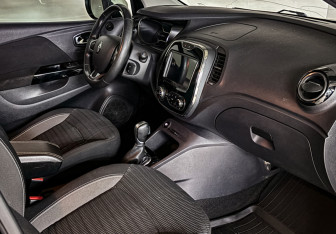 Подержанный автомобиль Renault Kaptur 2017 года (11 фото)