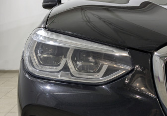 Подержанный автомобиль BMW X3 2020 года (11 фото)