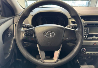 Подержанный автомобиль Hyundai Creta 2017 года (15 фото)
