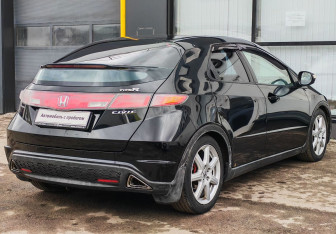 Подержанный автомобиль Honda Civic Hatchback 2008 года (5 фото)