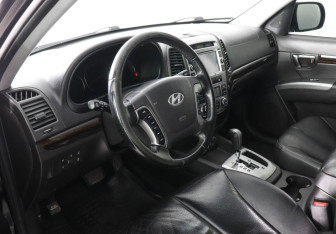 Подержанный автомобиль Hyundai Santa Fe 2010 года (5 фото)
