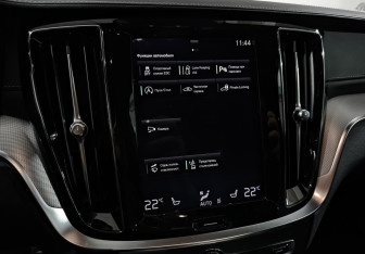 Подержанный автомобиль Volvo S60 2019 года (26 фото)