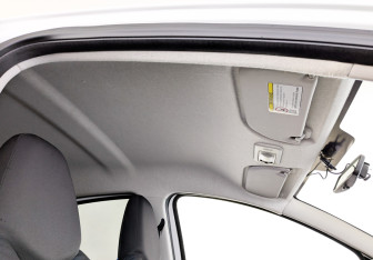 Подержанный автомобиль Peugeot 107 2013 года (22 фото)