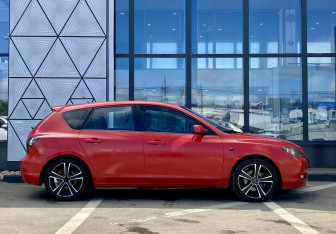 Подержанный автомобиль Mazda 3 Hatchback 2005 года (4 фото)