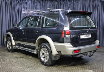 Подержанный автомобиль Mitsubishi Pajero Sport 2006 года (7 фото)