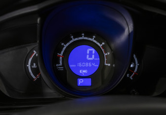 Подержанный автомобиль Lifan X60 2016 года (11 фото)