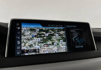 Подержанный автомобиль BMW X5 2017 года (19 фото)