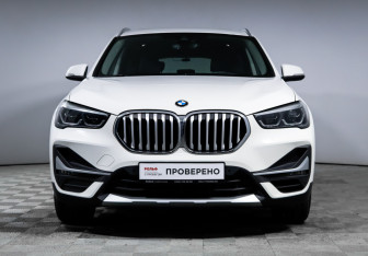 Подержанный автомобиль BMW X1 2021 года (2 фото)