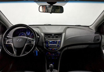 Подержанный автомобиль Hyundai Solaris Sedan 2016 года (22 фото)