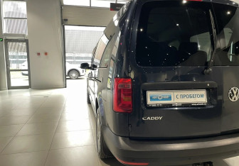 Подержанный автомобиль Volkswagen Caddy Compactvan 2016 года (8 фото)