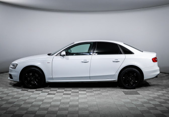 Подержанный автомобиль Audi A4 Sedan 2013 года (8 фото)