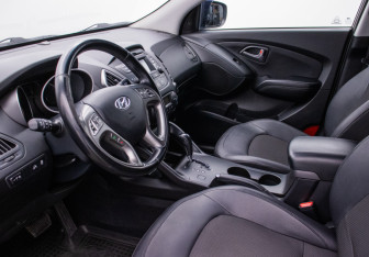 Подержанный автомобиль Hyundai ix35 2013 года (10 фото)