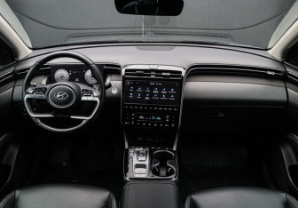 Подержанный автомобиль Hyundai Tucson 2022 года (11 фото)