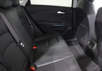 Подержанный автомобиль Chevrolet Monza 2023 года (24 фото)