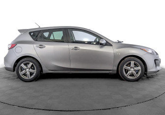 Подержанный автомобиль Mazda 3 Hatchback 2012 года (4 фото)