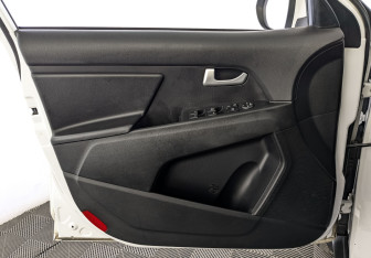 Подержанный автомобиль Kia Sportage 2015 года (18 фото)