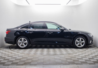 Подержанный автомобиль Audi A6 Sedan 2023 года (6 фото)