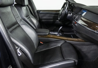 Подержанный автомобиль BMW X5 2013 года (11 фото)