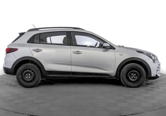 Подержанный автомобиль Kia Rio Hatchback 2021 года (4 фото)