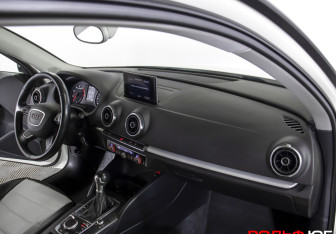 Подержанный автомобиль Audi A3 Hatchback 2014 года (12 фото)