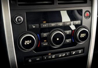 Подержанный автомобиль Land Rover Discovery Sport 2019 года (27 фото)