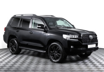 Подержанный автомобиль Toyota Land Cruiser Suv 2018 года (3 фото)