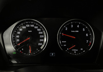 Подержанный автомобиль BMW X1 2018 года (13 фото)