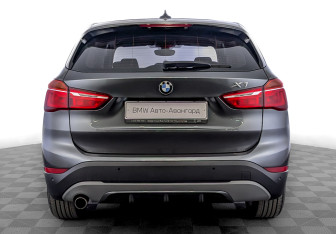 Подержанный автомобиль BMW X1 2017 года (6 фото)