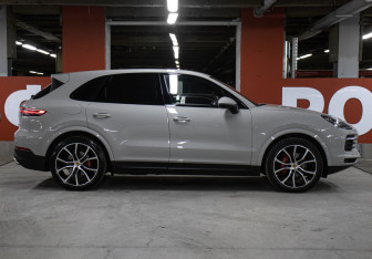 Подержанный автомобиль Porsche Cayenne 2021 года (4 фото)