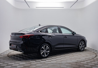 Подержанный автомобиль Changan Eado Plus 2023 года (5 фото)