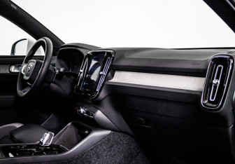 Новый Volvo XC40 2024 (9 фото)