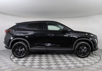 Подержанный автомобиль Omoda C5 2023 года (4 фото)