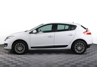 Подержанный автомобиль Renault Megane Hatchback 2012 года (8 фото)