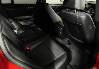 Подержанный автомобиль BMW X4 2015 года (14 фото)