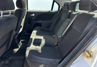 Подержанный автомобиль Ford Mondeo Sedan 2003 года (10 фото)