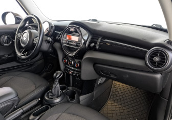 Подержанный автомобиль MINI Hatch 2016 года (11 фото)