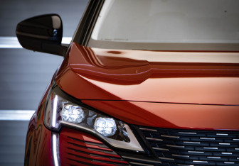 Подержанный автомобиль Peugeot 3008 2021 года (35 фото)